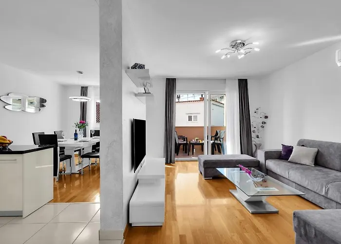 Linea Makarska
