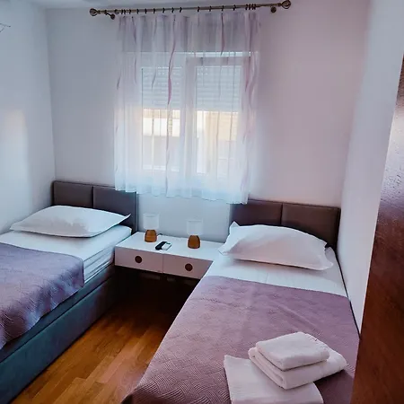 Linea Макарска