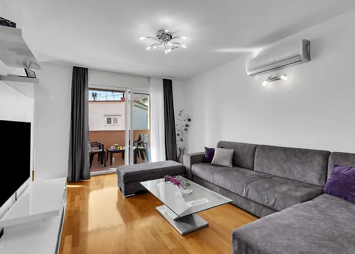 Linea * ماكارسكا