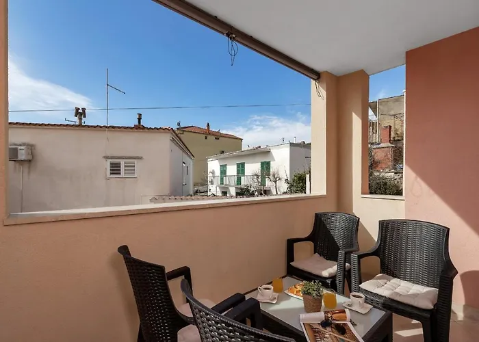 Linea * ماكارسكا