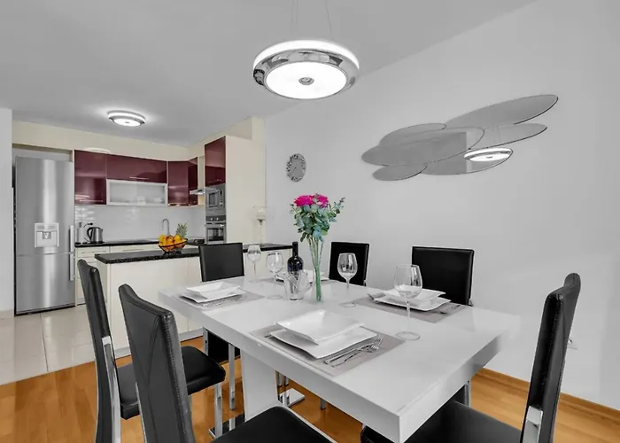 Linea شقة ماكارسكا